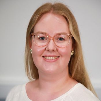 Image of Dr Holly Devlin